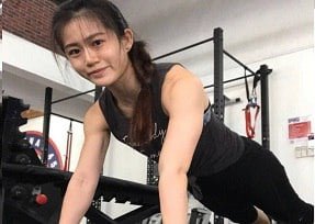 Курс бодибилдинга для горячей сестры